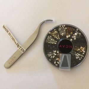 AVON  “Nail gems and applicator “